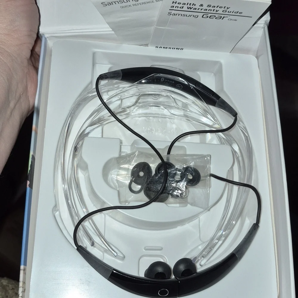 Samsung Gear Circle Wireless Headphones